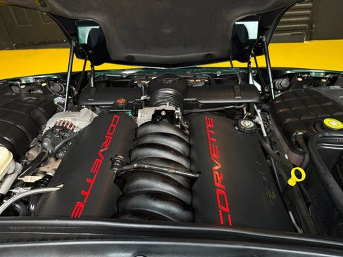 Used 2000 Chevrolet Corvette Convertible RWD image 31
