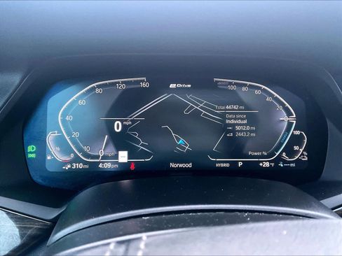 Used 2023 BMW X5 xDrive45e image 25