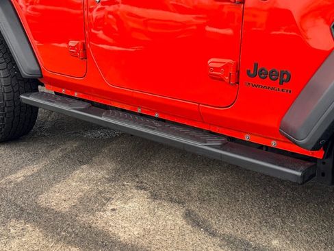 Used 2023 Jeep Wrangler Sport S image 10