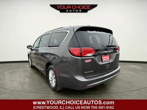 Used 2019 Chrysler Pacifica Touring-L image 3