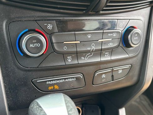 Used 2017 Ford Escape SE image 17