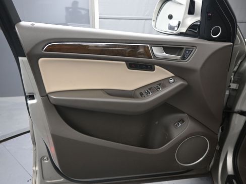 Used 2016 Audi Q5 2.0T Premium Plus w/ Technology Package AWD/4WD image 14