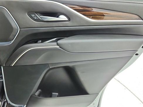 Used 2023 Cadillac Escalade Premium Luxury w/ Performance Package image 28