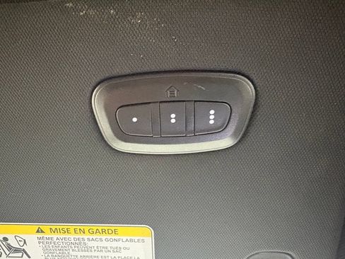 Used 2023 Jeep Wagoneer L Series II RWD image 31