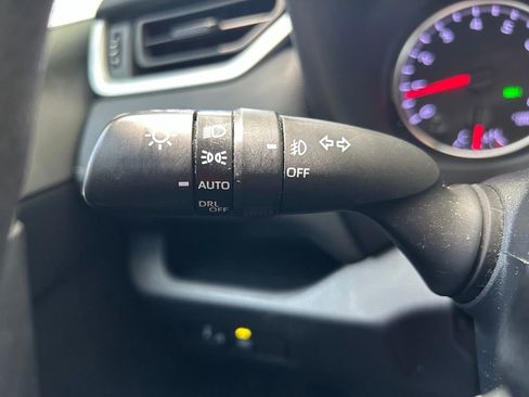Used 2020 Toyota RAV4 XLE FWD image 22