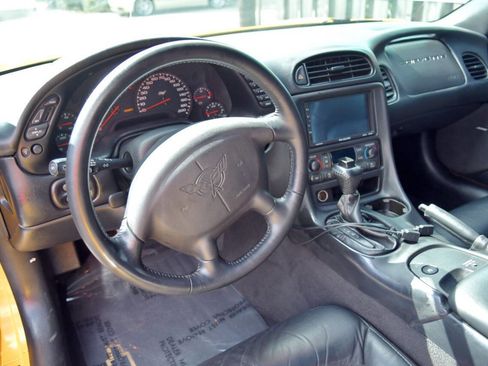 Used 2003 Chevrolet Corvette Coupe w/ Preferred Equipment Group image 15