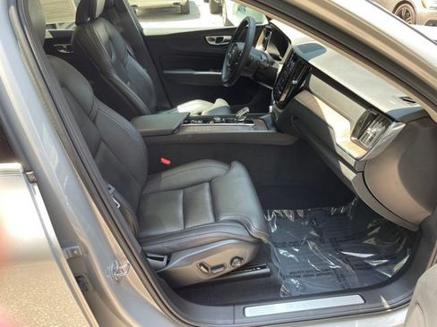 Certified 2023 Volvo XC60 B5 Ultimate w/ Climate Package AWD/4WD image 13