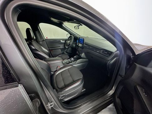 Used 2024 Ford Escape ST-Line w/ Cold Weather Package image 30