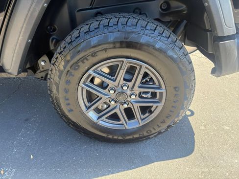 Used 2025 Jeep Wrangler Unlimited Sport AWD/4WD image 24