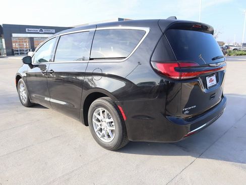 New 2026 Chrysler Pacifica Select image 23
