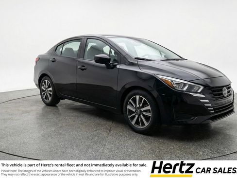 Used 2025 Nissan Versa SV image 1