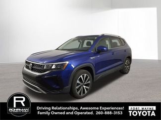 Used 2022 Volkswagen Taos SE image 1