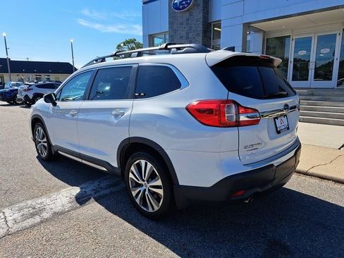 Used 2022 Subaru Ascent Limited w/ Technology Package AWD/4WD image 4