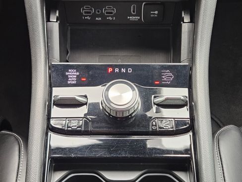 Used 2022 Jeep Grand Cherokee Overland w/ Advanced Protech Group III AWD/4WD image 13