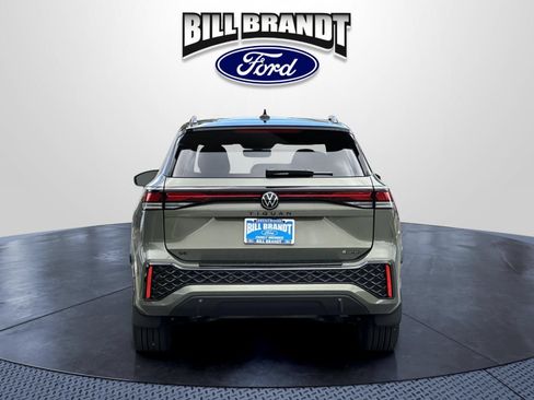 Used 2025 Volkswagen Tiguan SE R-Line AWD/4WD image 4