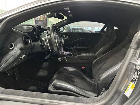 Used 2019 Aston Martin V8 Vantage Coupe RWD image 31