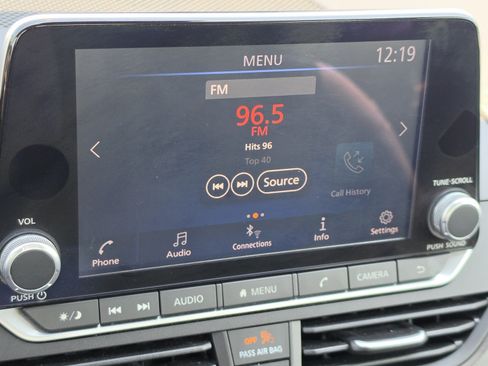 Used 2024 Nissan Altima 2.5 SV FWD image 21