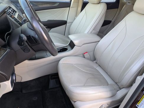 Used 2018 Lincoln MKC Reserve w/ Lincoln MKC Climate Package image 15