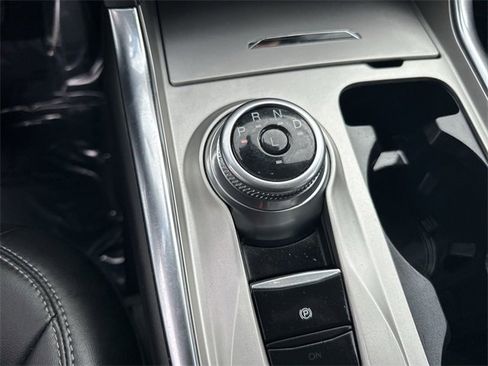 Used 2024 Ford Explorer XLT w/ Equipment Group 202A image 23