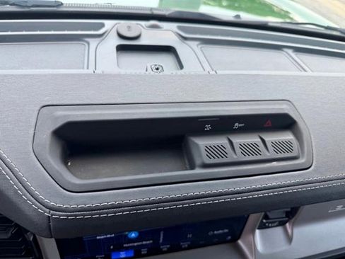 Used 2025 Ford Bronco Outer Banks AWD/4WD image 18