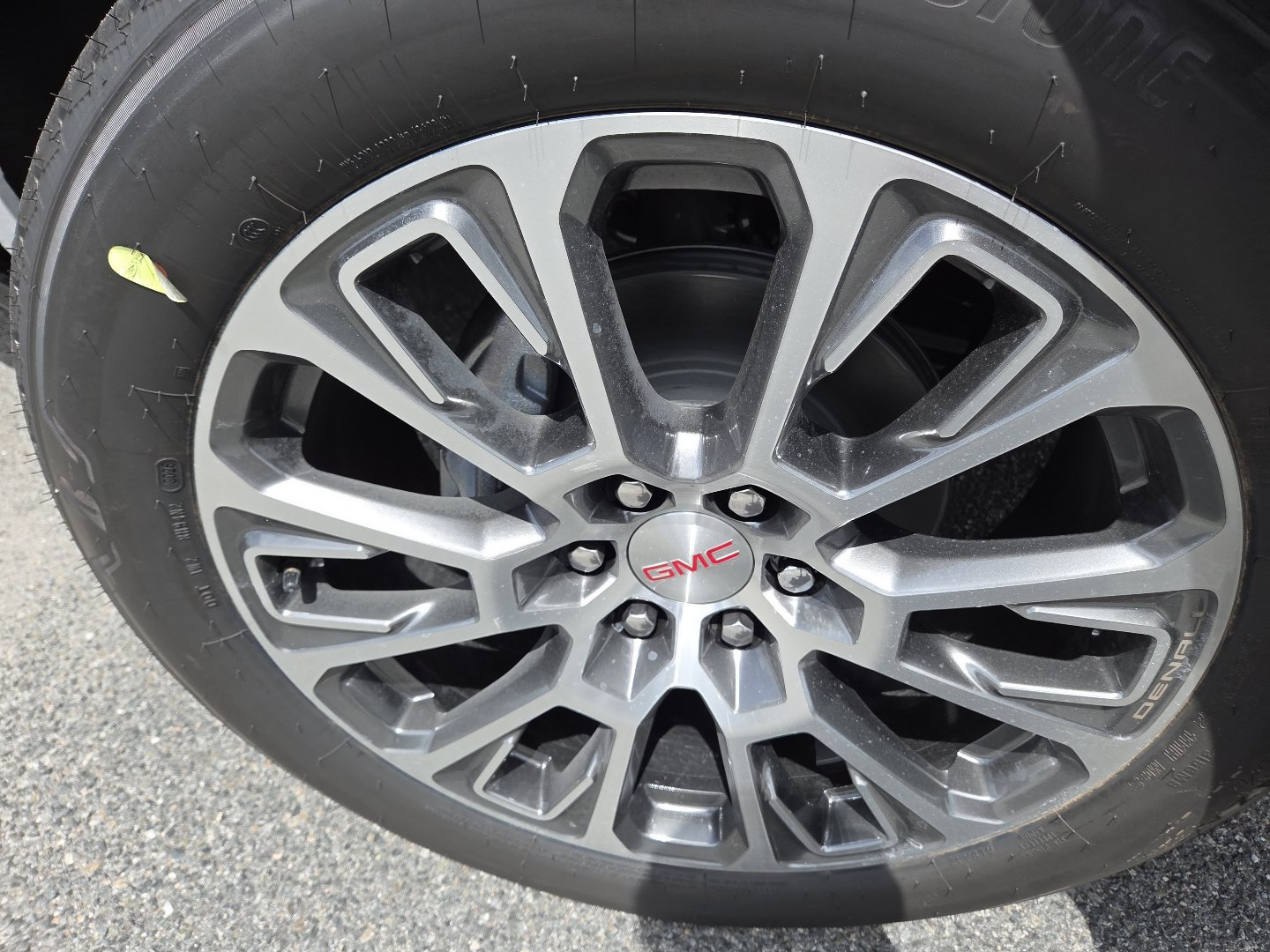 New 2026 GMC Yukon Denali w/ Sun & Power Step Package AWD/4WD image 15