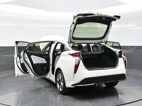 Used 2017 Toyota Prius Four Touring w/ Premium Convenience Package image 39