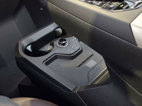 Used 2026 BMW iX xDrive45 image 28