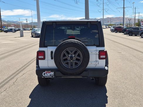 Used 2024 Jeep Wrangler Unlimited Sport AWD/4WD image 4