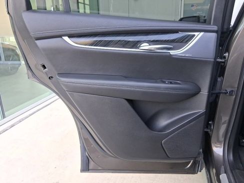 Used 2020 Cadillac XT6 Premium Luxury image 21