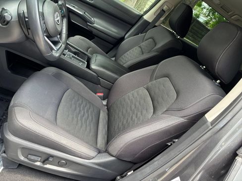 Used 2025 Nissan Pathfinder SV FWD image 37
