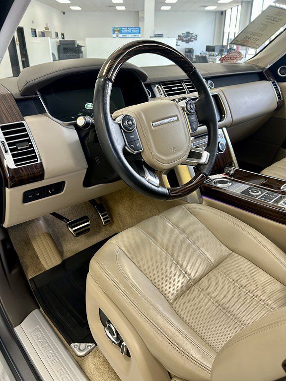 Used 2016 Land Rover Range Rover Supercharged AWD/4WD image 13