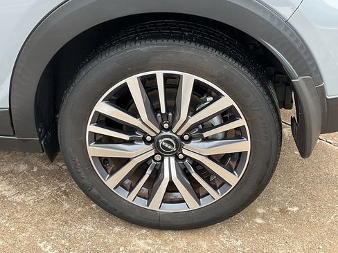Used 2023 Nissan Kicks SV FWD image 8