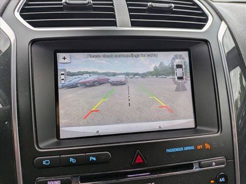 Used 2017 Ford Explorer Limited w/ Equipment Group 303A AWD/4WD image 14