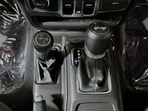 Used 2024 Jeep Wrangler Sport S image 20