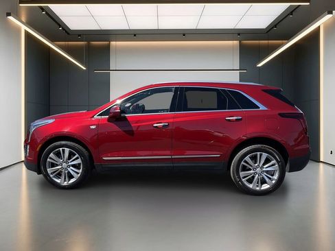 Used 2024 Cadillac XT5 Premium Luxury AWD/4WD image 2