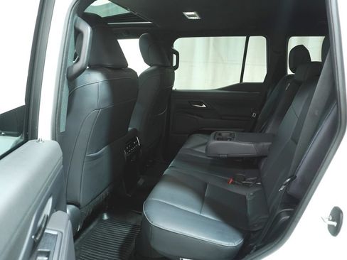 Used 2024 Lexus GX 550 w/ Accessory Package (Z1) AWD/4WD image 17