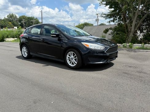 Used 2016 Ford Focus SE FWD image 4