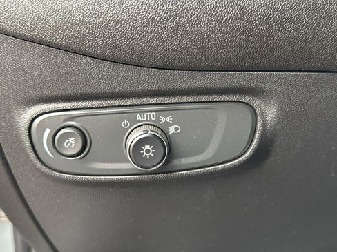 Used 2024 Chevrolet Equinox LT image 9