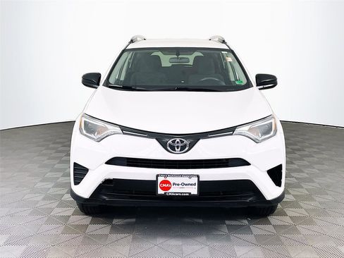 Used 2016 Toyota RAV4 LE AWD/4WD image 2