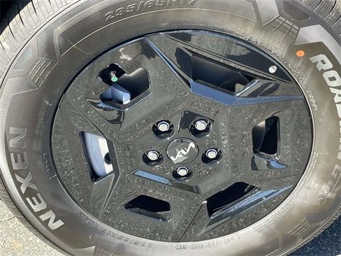 New 2026 Kia Carnival LX image 9