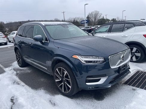 Used 2024 Volvo XC90 B6 Plus image 2