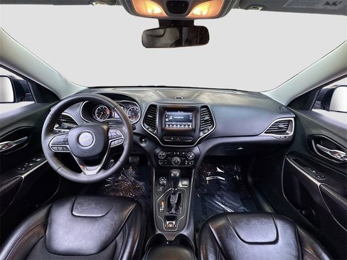 Used 2020 Jeep Cherokee Latitude Plus image 15