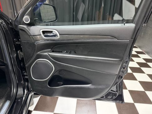 Used 2014 Jeep Grand Cherokee SRT8 w/ Luxury Group II AWD/4WD image 37