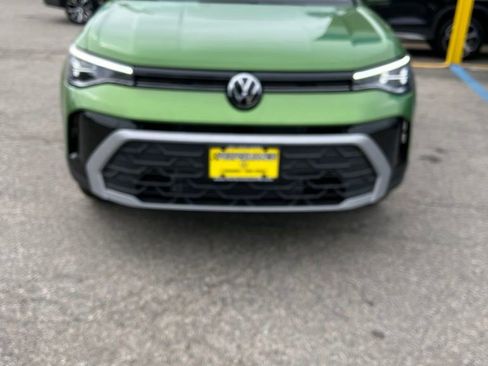 New 2026 Volkswagen Taos SE AWD/4WD image 1