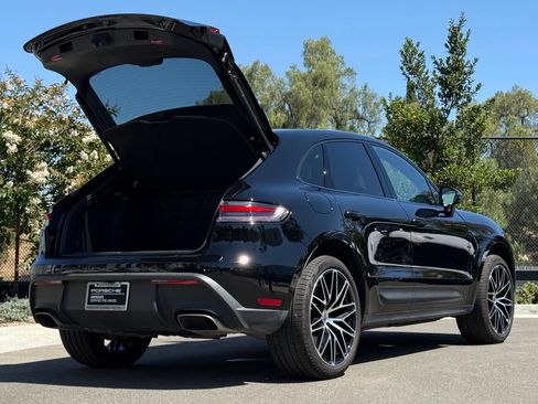 Certified 2026 Porsche Macan AWD/4WD image 30