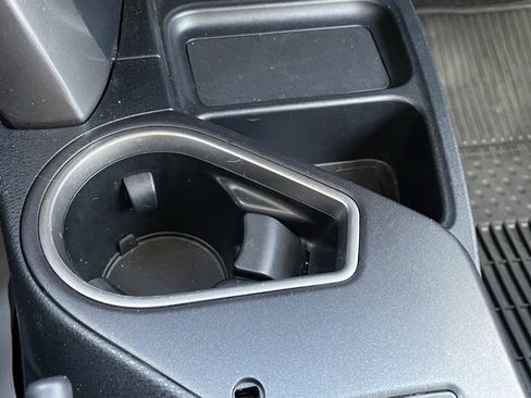 Used 2018 Toyota RAV4 LE image 22