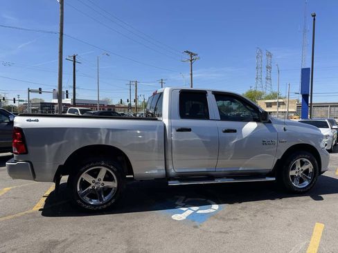 Used 2017 RAM 1500 Express AWD/4WD image 4
