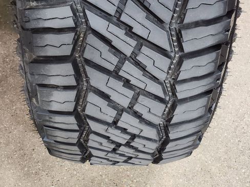 Used 2025 Jeep Gladiator Sport image 28