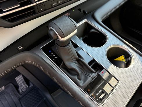 Used 2025 Toyota Sienna XLE w/ XLE Plus Package image 22