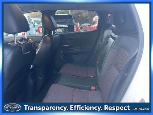 Certified 2025 Nissan Kicks SR image 13